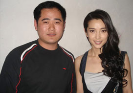 广州先锋与明星合影